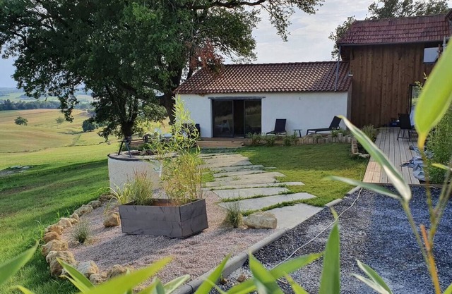 Private hamlet with 3 houses, inside heated pool & 2 jacuzzis