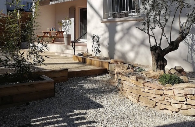 PRIVATE HOUSE "Cigal'O'Pin" in the heart of the Garrigue