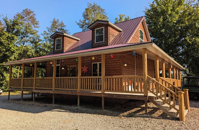 Private Lake Waterfront Owner's Cabin I Campground