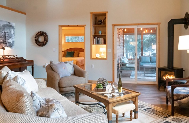 Private lakefront home on gorgeous Kenai Lake!