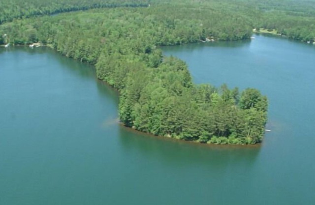 Private Lakefront home on Peninsula of Pristine Big Bass Lake