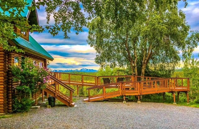 Private Lodging on 12 Acres with Kenai Mountain Views