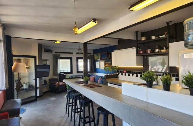 Private Mar Mikhael Loft: Best View 24/7 Power