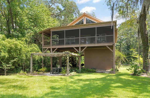 Private marsh home on 5 acres
