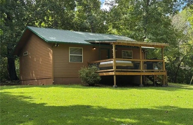 Private Oasis! Unwind and relax close to the Buffalo River! Hike/Swim/Canoe/Fish