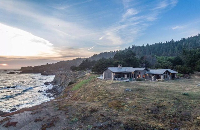 Private, Oceanfront Views, Great WiFi, Timber Cove
