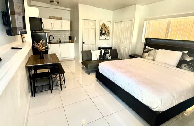 Private Paradise in Miami !nnBrand new apartmentnGreat locationnFamily friendly