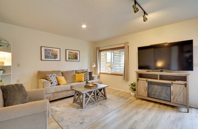 Private Patio: Portland Pad Near Parks!