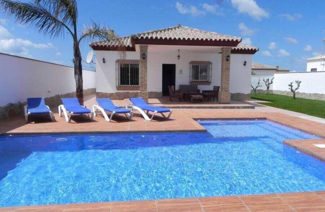 Private pool, outdoor kitchen and bar, free Wi-Fi, brick barbecue, shady verandas - Casa David -
