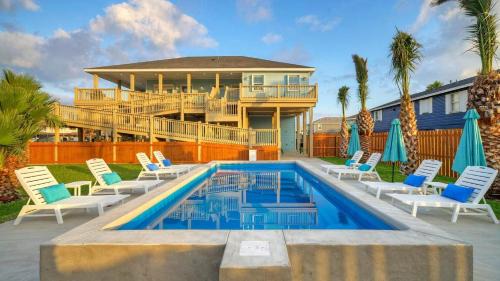 Private Pool Game Room Golf Cart Zone Boat Parking Beacharita by AvantStay