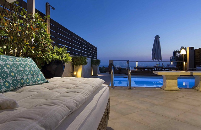 Private Pool & Sea View Residence