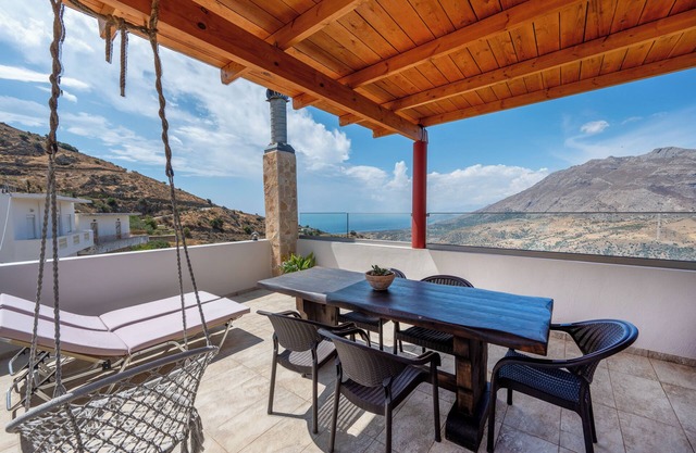 Private Pool, Sunny Location, South Rethimno, Ideal for Adults