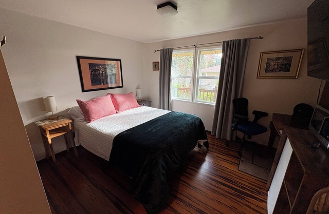Private, quiet suite, separate entrance.