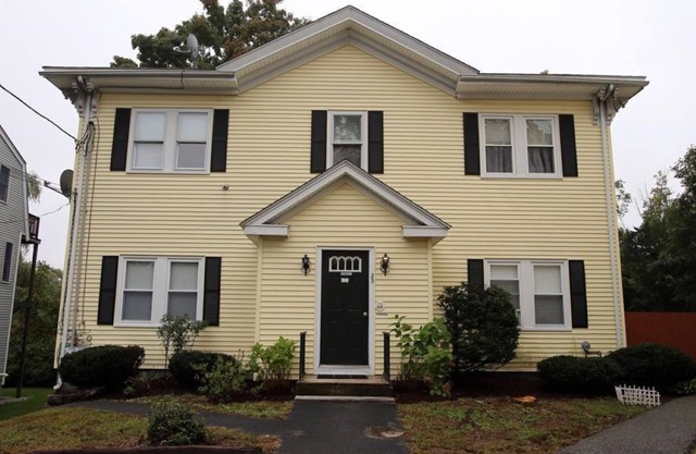Private Recently Updated Condo 10 minute walk to South Shore Hospital.