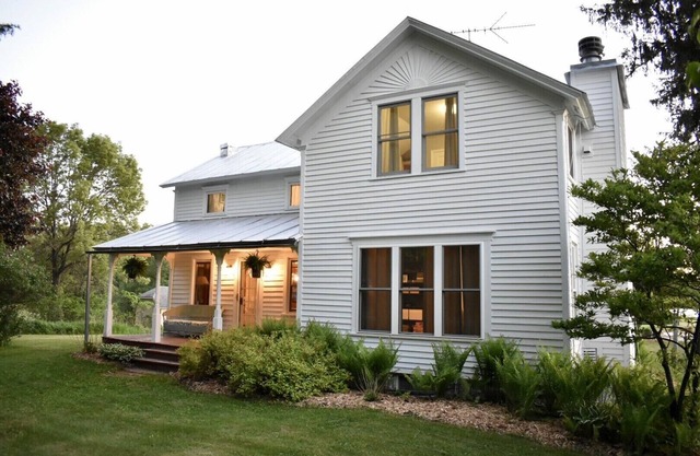 Private retreat! 20 acre 1908 Farmhouse on Private Lake.