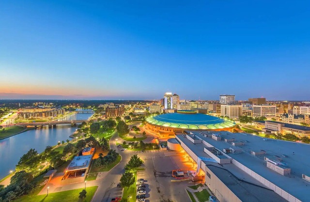 Private Retreat in the Heart of Historic Downtown!