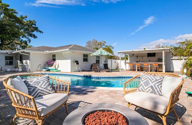 Private Retreat on Siesta Dr