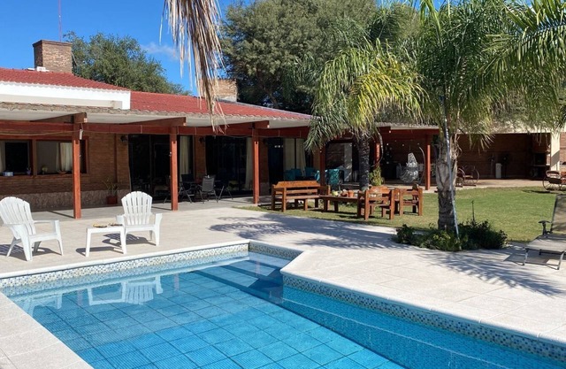 Private Rooms in Complex with Pool and BBQ Area