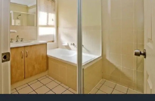 Private room with ensuite bathroom
