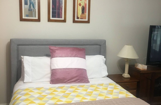 Private Self Contain studio in the heart of St Marys