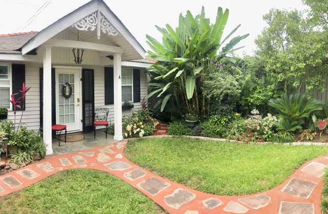 Private separate guest cottage. Beautifully landscaped gated courtyard setting.
