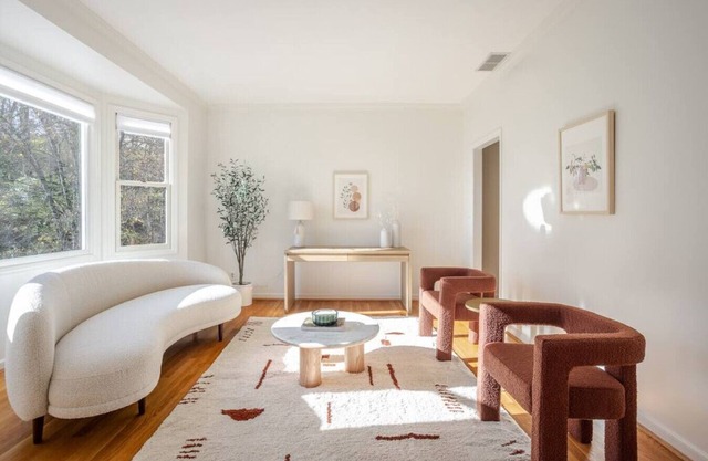 Private, Serene Mt Lookout 5B Retreat w/Garage & EV Charger
