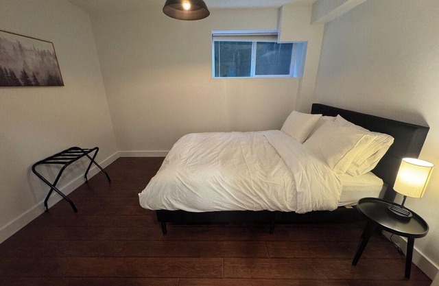 Private Suite, Private Entrance and Driveway