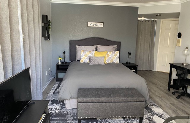 Private Suite with Pool - Newly Decorated - Centrally Located