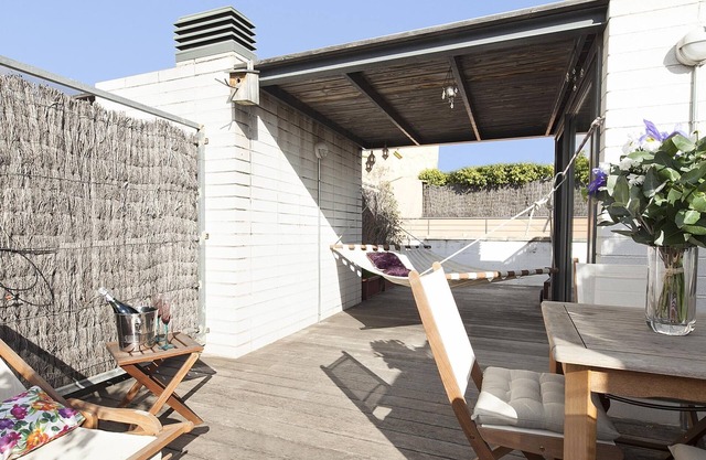 Private Terrace Penthouse that Accommodates 6 guests near the center