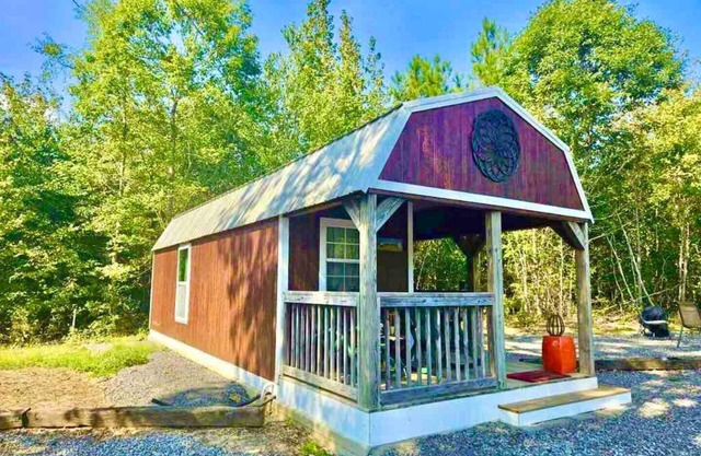 Private TinyBarn cabin in Woods