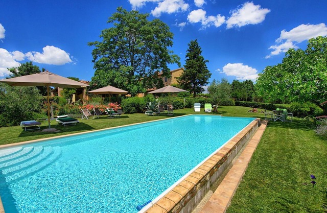 Private Villa with A/C, WIFI, private pool, TV, patio, panoramic view, close to Greve In Chianti