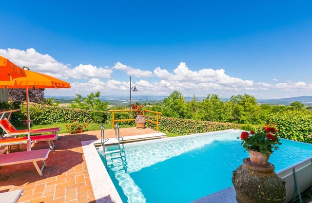 Private Villa with WIFI, A/C, private pool, TV, patio, pets allowed, panoramic view, parking