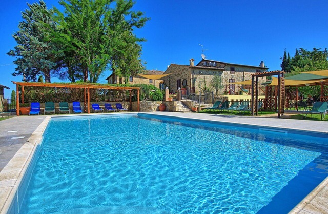 Private Villa with WIFI, A/C, private pool, TV, patio, panoramic view, parking, close to Montalcino