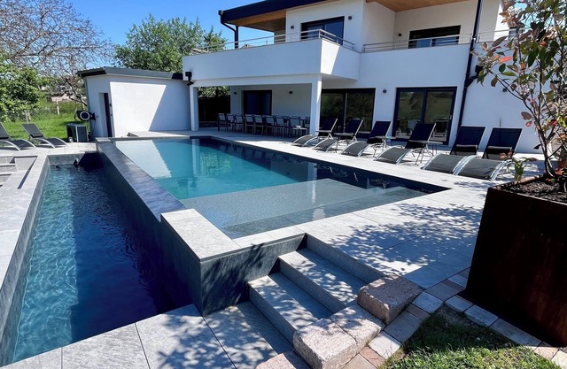 Private villa 230m2/Overflow pool/Jacuzzi-Sauna/Games - Pétanque Strasbourg