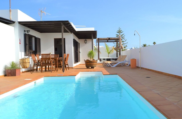 Private Villa, sea views, sunny Swimming pool & BBQ near Puerto del Carmen