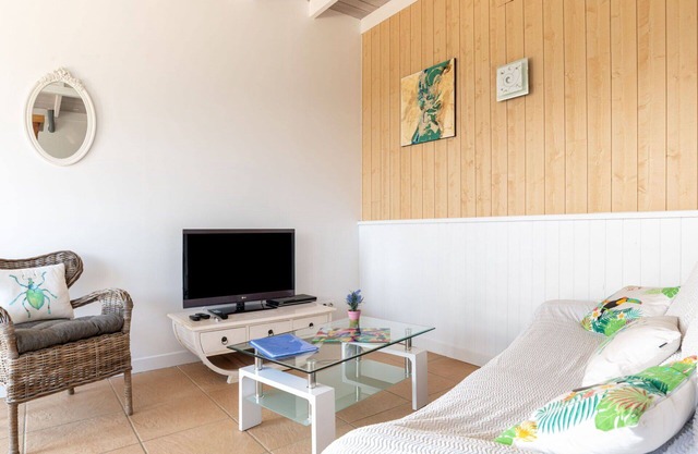 Private Villa with A/C, WIFI, private pool, TV, terrace, pets allowed, panoramic view, parking