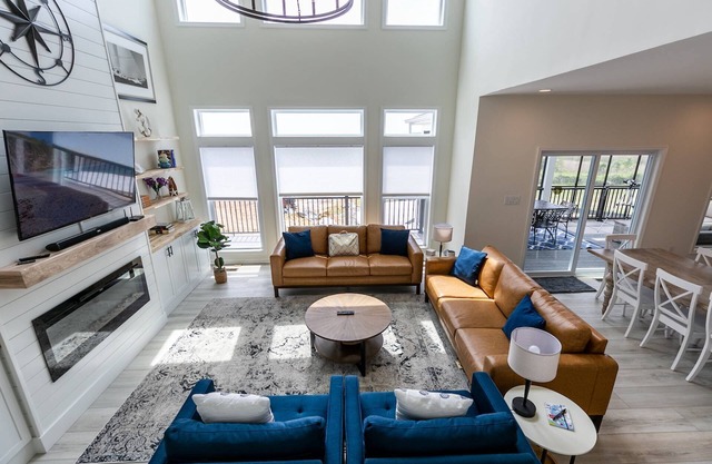 Private Waterfront Retreat with Pool, Hot Tub and Game Room