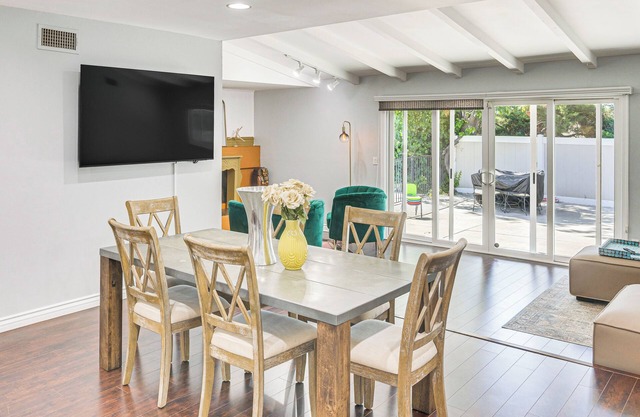 Private Yard w/Pool: Bright Escape in Canoga Park