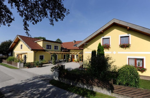 Privatzimmer und Ferienwohnungen Leeb