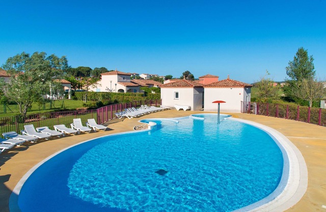 Proche du Canal ! Villa spacieuse + 2 Piscines