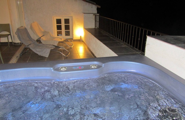 PROMO - CHARACTER HOUSE, TROPÉZIENNE TERRASSE, JACUZZI, IMPRENABLE VIEW