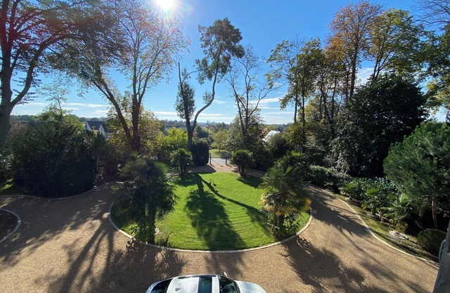 Propriété au Milieu dun Parc d 1,5h Classé, 11 Chambres, 8 SDB Superbe Déco
