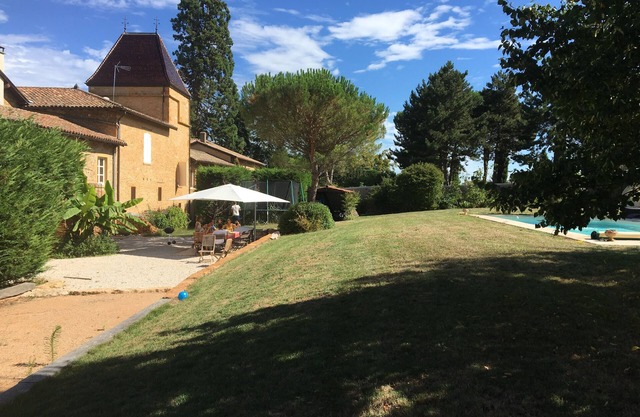 Propriété de Charme en Pierres Dorées Avec Piscine & Parc de 0,5ha . 25' de Lyon