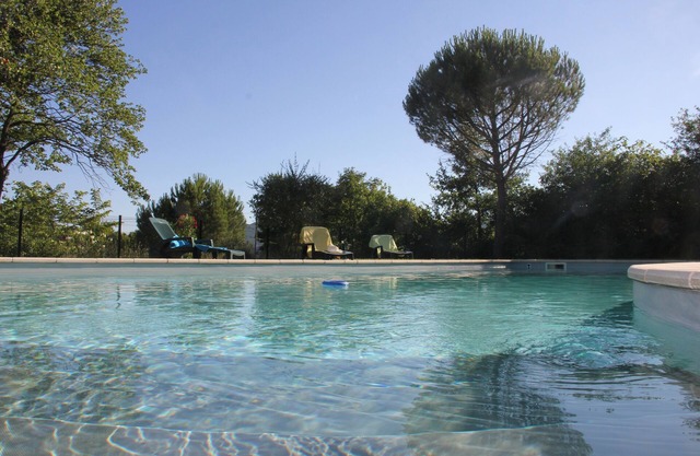 Provencal estate with swimming pool surrounded by 4 hectares of greenery!