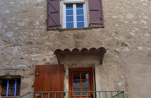PROVENCAL VILLAGE HOUSE ★