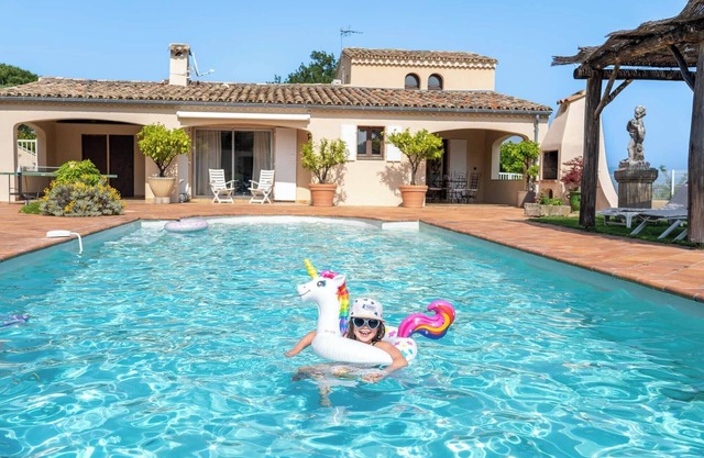 Provencal villa with heated private pool