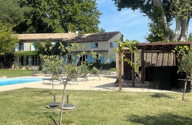 Provence country house in the Chateauneuf-du-Pape wine region