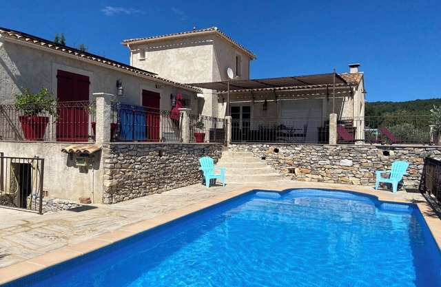 Provence, Luberon, Individual villa, Heated swimming pool