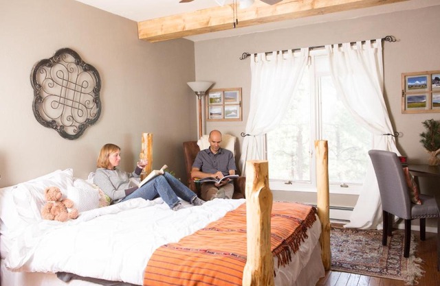 Pueblo Canyon Inn