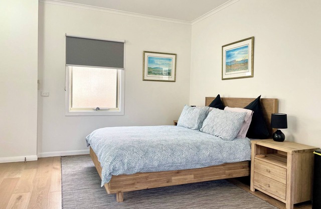 Pumula Studio - Self-contained, close to CBD & Met